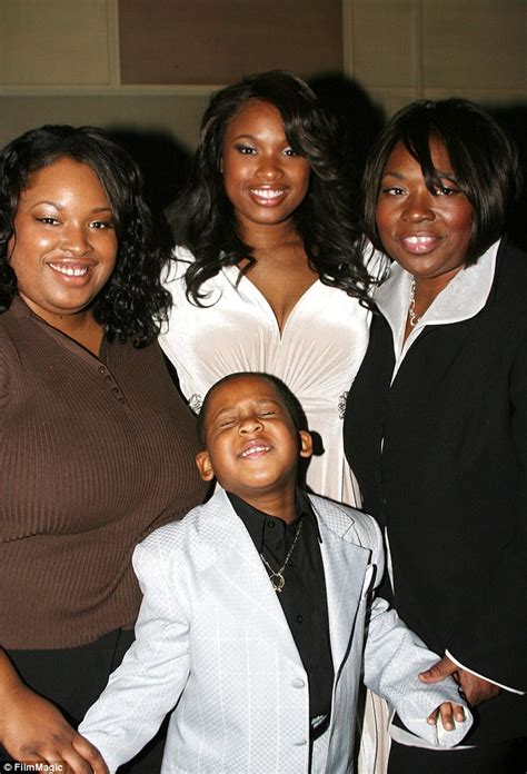 how many siblings does jennifer hudson have